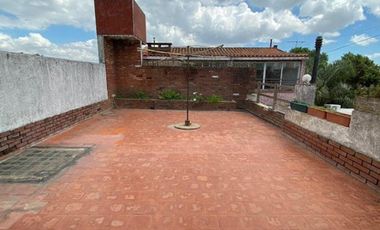 Departamento tipo Ph 3 dormitorios amplia terraza y quincho Temperley
