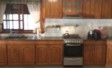 Chalet en zona residencial con pileta!!