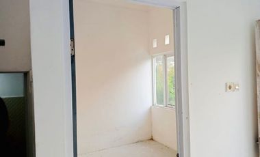 RUMAH CANTIK MINIMALIS 2 LANTAI DI JOGJA DEKAT ALUN - ALUN KOTA 700 JUTA