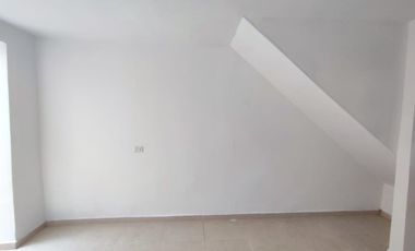 casa en arriendo en la sebastiana. Cod A59135