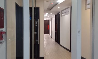 oficina en arriendo/venta en el nogal. Cod A209