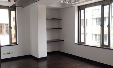 oficina en arriendo/venta en el nogal. Cod A209