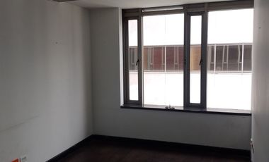 oficina en arriendo/venta en el nogal. Cod A209