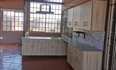 Casa en Lomas de  Santa María con Departamentos