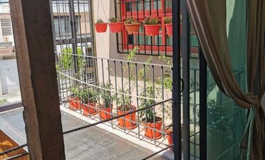 Casa en Lomas de  Santa María con Departamentos