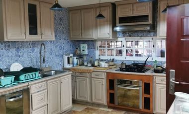 Casa en Lomas de  Santa María con Departamentos