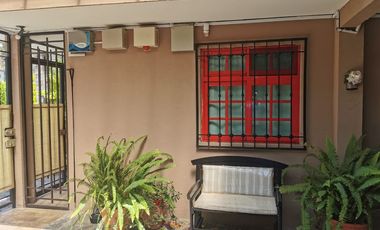 Casa en Lomas de  Santa María con Departamentos