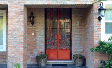 Casa en Bº Cerrado Rincón del Arca en Punta Chica