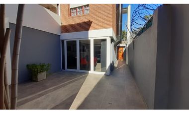 Duplex 4 ambientes con garage doble paralelo