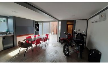 Duplex 4 ambientes con garage doble paralelo