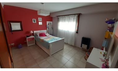 Duplex 4 ambientes con garage doble paralelo