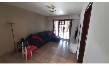 Duplex 4 ambientes con garage doble paralelo
