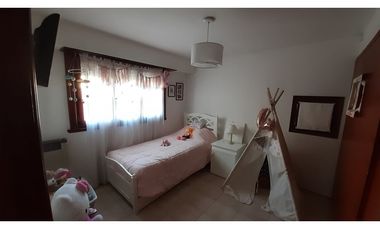 Duplex 4 ambientes con garage doble paralelo