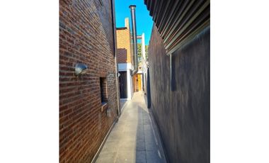 Duplex 4 ambientes con garage doble paralelo