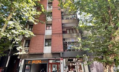 Amplio departamento de 2 dormitorios, en Corrientes al 400, Barrio Norte
