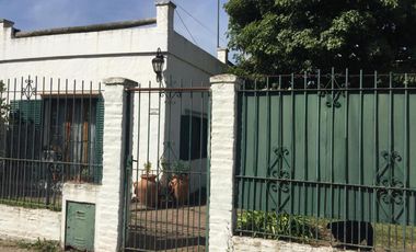 Venta de Casa 4 AMBIENTES, Ituzaingó.