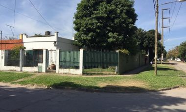 Venta de Casa 4 AMBIENTES, Ituzaingó.