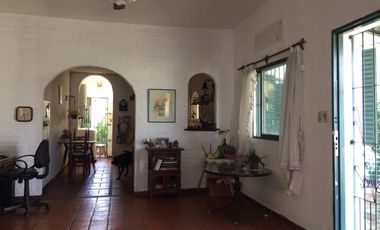 Venta de Casa 4 AMBIENTES, Ituzaingó.