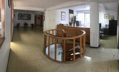 EXCELENTE OPORTUNIDAD !  BODEGA CON OFICINA O TERRENO PARA EDIFICIO EN VENTA EN LA POSTAL