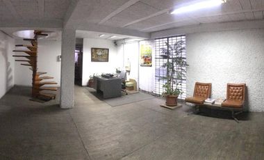EXCELENTE OPORTUNIDAD !  BODEGA CON OFICINA O TERRENO PARA EDIFICIO EN VENTA EN LA POSTAL