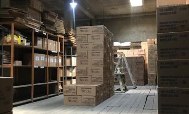 EXCELENTE OPORTUNIDAD !  BODEGA CON OFICINA O TERRENO PARA EDIFICIO EN VENTA EN LA POSTAL