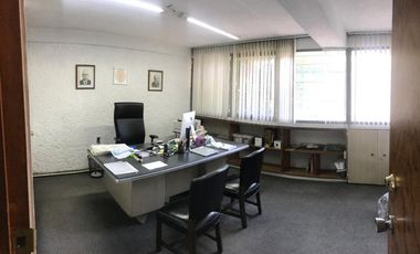 EXCELENTE OPORTUNIDAD !  BODEGA CON OFICINA O TERRENO PARA EDIFICIO EN VENTA EN LA POSTAL
