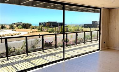 Casa Nueva en venta, Vista al mar, en condominio, Matanzas