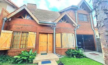 Chalet en venta en Castelar Sur