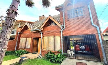 Chalet en venta en Castelar Sur