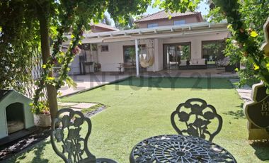 CASA EN VENTA, 4 DORMITORIOS 4 BAÑOS, COLINA