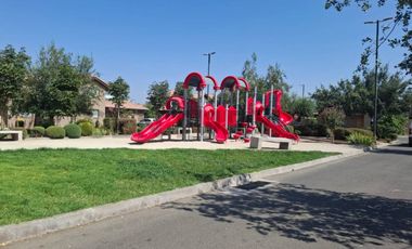 CASA EN VENTA, 4 DORMITORIOS 4 BAÑOS, COLINA