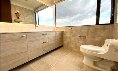 ESPECTACULAR PENT HOUSE EN EL ALTO DE LAS PALMAS