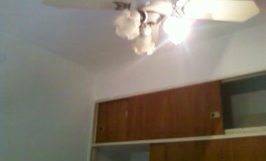 Casa americana en buen estado con 2 dormitorios en Barrio Almafuerte