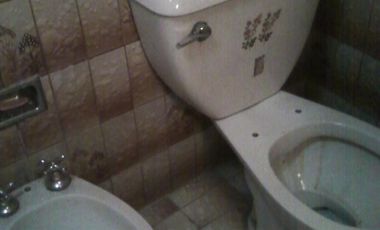 Casa americana en buen estado con 2 dormitorios en Barrio Almafuerte