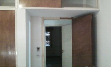 Casa americana en buen estado con 2 dormitorios en Barrio Almafuerte