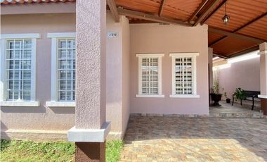 SE VENDE CASA EN MONTELIMAR EN $155,000 AM