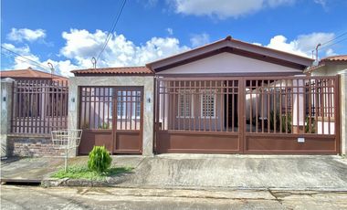SE VENDE CASA EN MONTELIMAR EN $155,000 AM