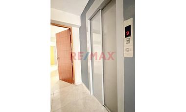 🔑 Tu Nuevo Hogar Te Espera En La Urb. Los Pinos – 7Mo Piso, Y Sin Alcabala 💫