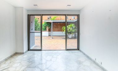 APARTAMENTO EN VENTA O RENTA OESTE EN EDIFICIO. Cod A10039