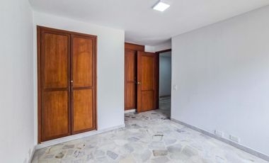 APARTAMENTO EN VENTA O RENTA OESTE EN EDIFICIO. Cod A10039