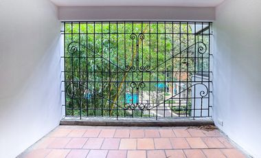 APARTAMENTO EN VENTA O RENTA OESTE EN EDIFICIO. Cod A10039