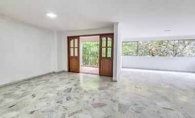 APARTAMENTO EN VENTA O RENTA OESTE EN EDIFICIO. Cod A10039
