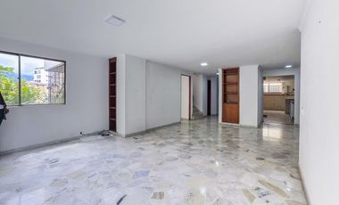 APARTAMENTO EN VENTA O RENTA OESTE EN EDIFICIO. Cod A10039