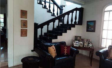 VENDO CASA LA ALAMEDA