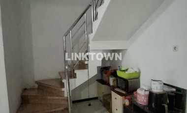 TURUN HARGA!! Paling Murah. Rumah 2 Lantai di Taman Pondok Indah Wiyung Dekat Tol Gunung Sari 2