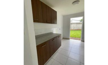 VENDO EXCELENTE Y AMPLIA VIVIENDA EN ARRAIJAN PLAYA DORADA LAS OLAS 3R