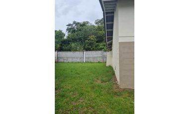 VENDO EXCELENTE Y AMPLIA VIVIENDA EN ARRAIJAN PLAYA DORADA LAS OLAS 3R