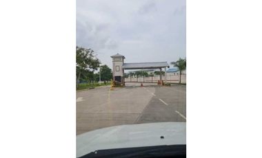 VENDO EXCELENTE Y AMPLIA VIVIENDA EN ARRAIJAN PLAYA DORADA LAS OLAS 3R