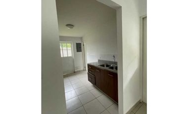VENDO EXCELENTE Y AMPLIA VIVIENDA EN ARRAIJAN PLAYA DORADA LAS OLAS 3R