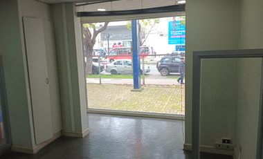 Gran Local Comercial en centro de Viña del mar, bancos, universidades.-